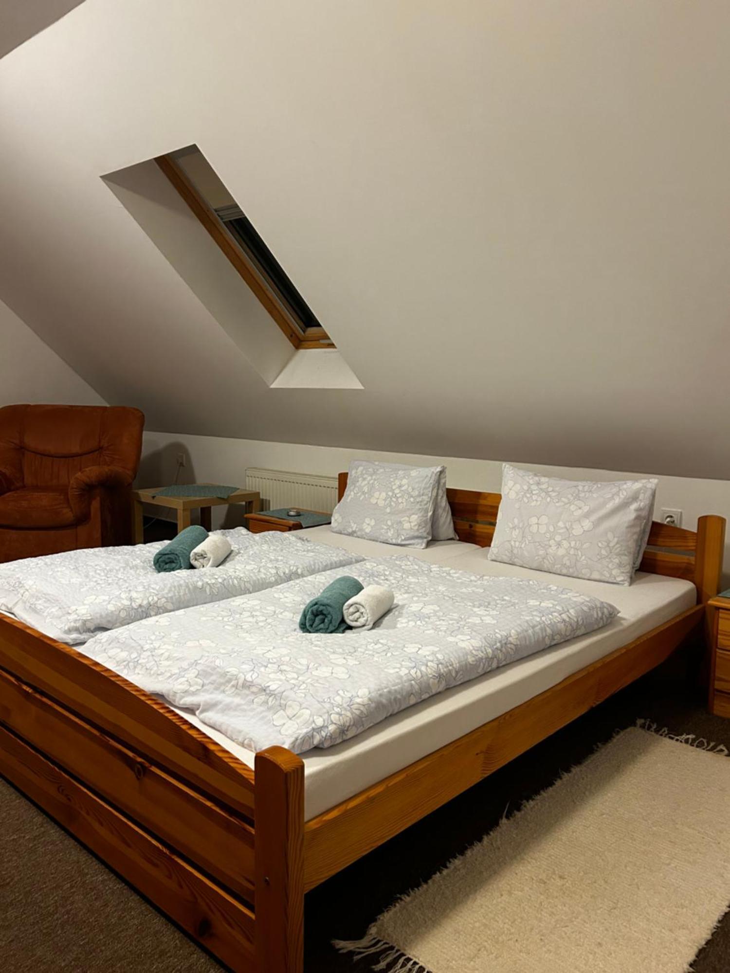 Hostinec Vo Visnovom Стара-Тура Екстер'єр фото